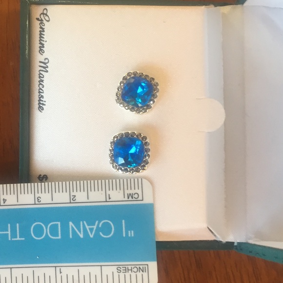 NWT Blue Crystal w/ Rhinestone Halo Stud Earrings - Picture 3 of 5